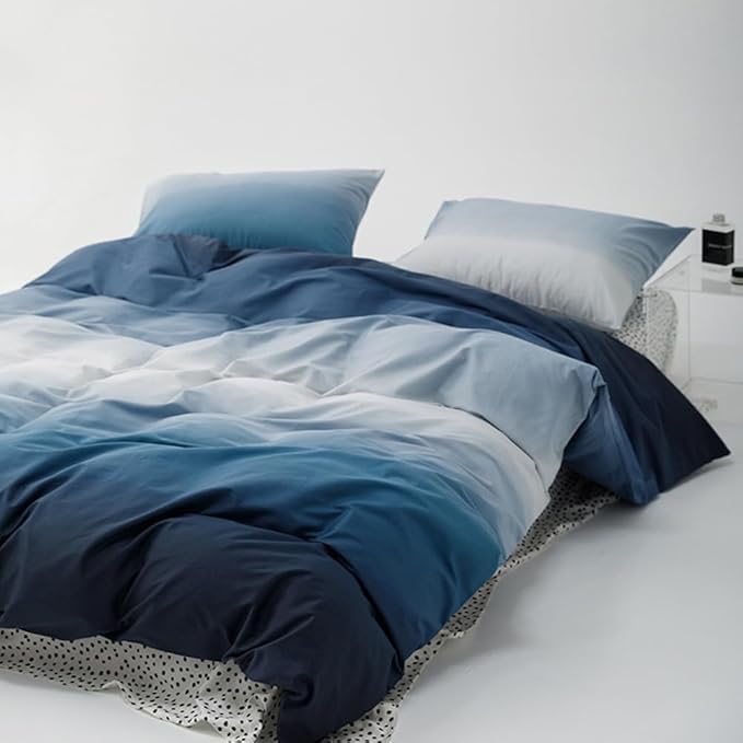 CLOTHKNOW Blue White Twin Comforter Set Gradient Blue Bedding Comforter Sets with 2 x Pillow Cases Soft Comforter with 2 x Pillow Cases