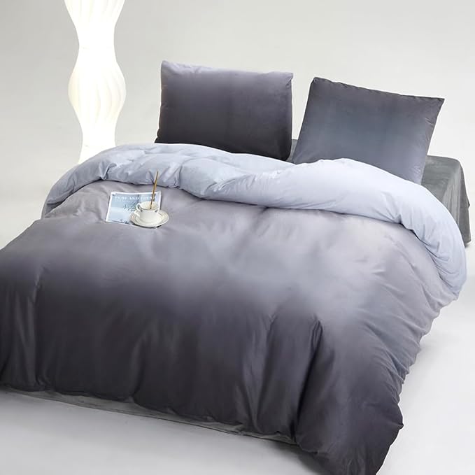 CLOTHKNOW Grey White Velvet King Size Comforter Set Gray Gradient Bedding Comforter Sets Soft Silver Comforter with 2 x Pillow Cases