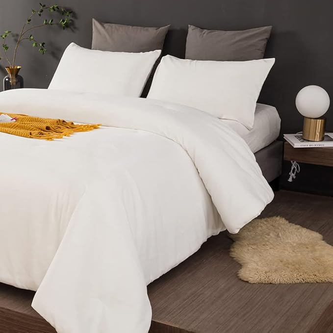 CLOTHKNOW White Velvet Full Size Comforter Set White Bedding Comforter Sets Soft Flannel White Comforter with 2 x Pillow Cases All Season