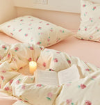 Nayoroom Strawberry Duvet Cover Set King Size Girls Cute Pink Strawberries Kawaii Comforter Cover 3 Pieces Soft Lightweight Microfiber Cream White Bedding with Zipper Closure