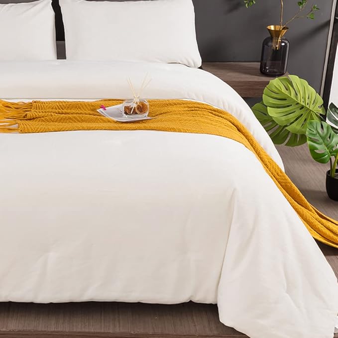 CLOTHKNOW White Comforter Set California King Velvet Bedding Sets Soft Flannel Comforters White Comforter with 2 x Pillow Cases