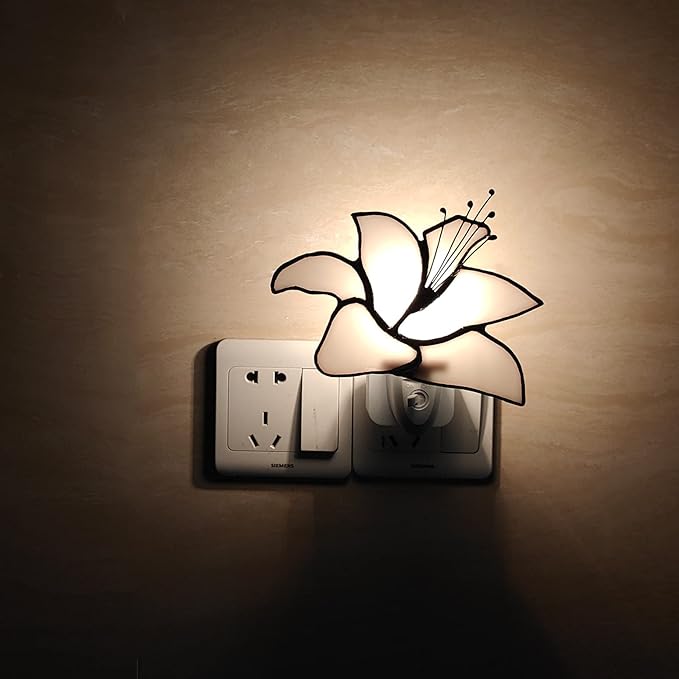 CHEZBABY Stained Glass Night Light Plug into Wall Lamp Decorative Accent Nightlight for Hallway Bedroom Bathroom Kitchen Home Décor(Lily)