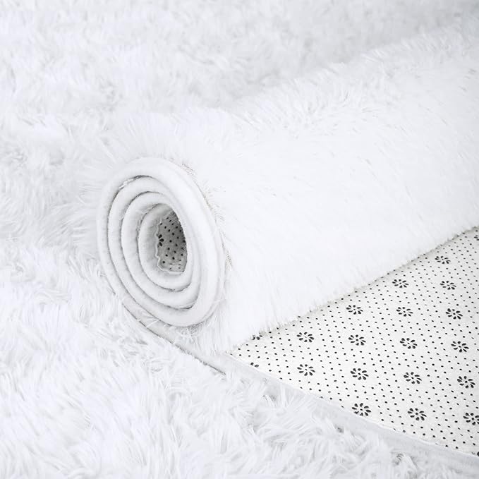 ISEAU Fluffy Rug Carpets Soft Shaggy Area Rugs Indoor Floor Mats for Kids Room Fuzzy Carpet Comfy Cute Nursery Mat Bedside Rug for Boys Girls Bedroom Living Room Home Decor Mat, 5ft x 8ft, White