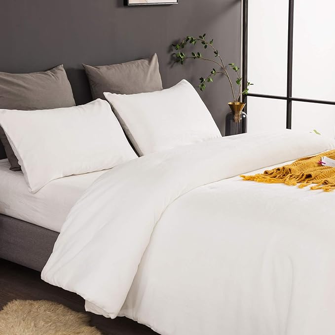 CLOTHKNOW White Velvet Queen Comforter Set White Bedding Comforter Sets Soft White Comforter Queen with 2 x Pillow Cases