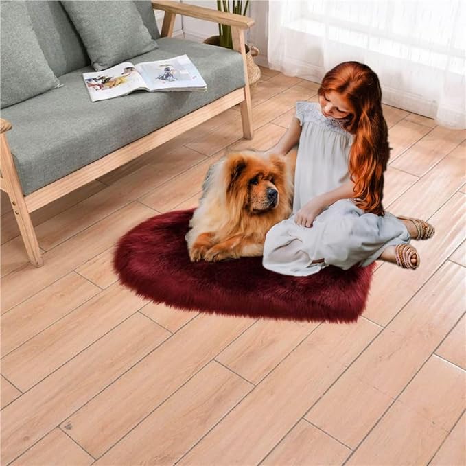 Fluffy Faux Fur Heart Shaped Area Rug Soft Fuzzy Carpet Home Decoration Wedding Party for Bedroom Living Room Bedside 70x90cm Burgundy