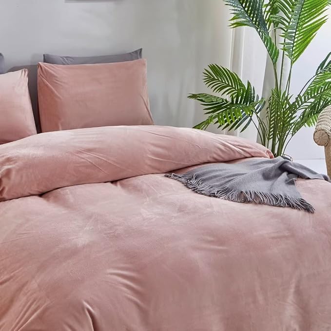CLOTHKNOW Pink California King Comforter Set Velvet Bedding Comforter Sets Soft Flannel Comforter with 2 x Pillow Cases