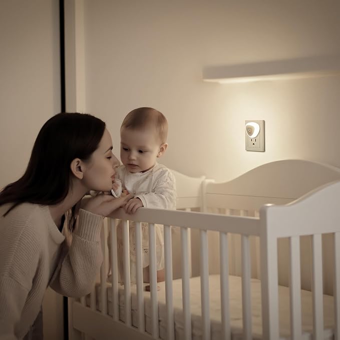 KINUR LED Night Light, 6 Pack Nightlights Plug into Wall, 0.5W Dusk to Dawn Sensor Automatic On and Off Night Light, Led Night Lamp for Kids, Nursery, Bedroom, Hallway, Stairs, Kitchen,White