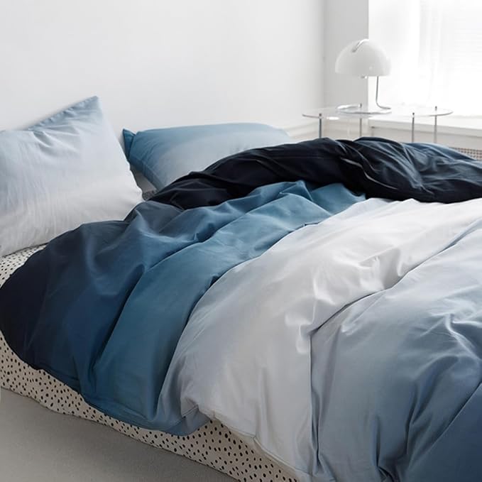 CLOTHKNOW Blue White Twin Comforter Set Gradient Blue Bedding Comforter Sets with 2 x Pillow Cases Soft Comforter with 2 x Pillow Cases