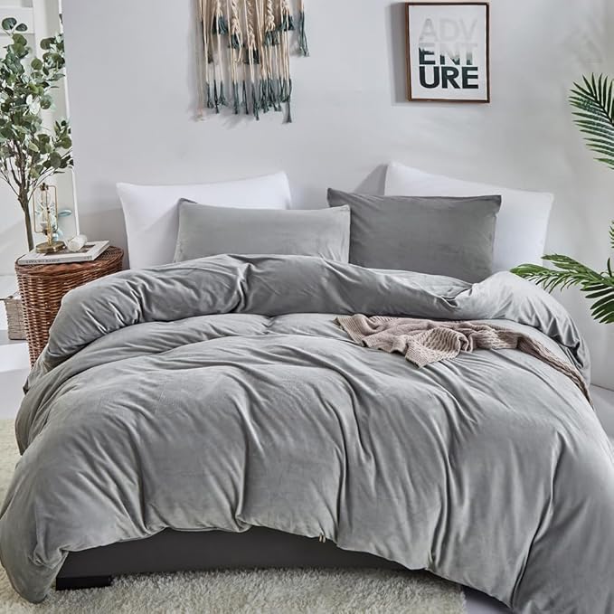 CLOTHKNOW Grey Velvet Queen Comforter Set 3Pcs Gray Bedding Comforter Sets Soft Queen Comforter Flannel Comforter with 2 x Pillow Cases