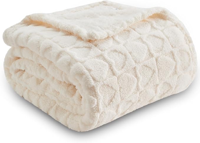 NEWCOSPLAY Super Soft Queen Blanket Off White Love Premium Silky Flannel Fleece 3D Heart Checkered Lightweight Bed Blanket All Season Use (Off White Love, Queen(90"x90"))