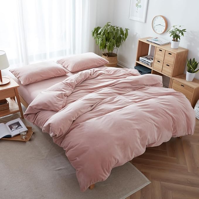 CLOTHKNOW Pink Velvet Twin/Twin XL Comforter Set 3Pcs Bedding Comforter Sets Soft Pink Comforter with 2 x Pillow Cases