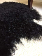 Genuine Tibetan/Mongolian Lambskin Sheepskin Hide Pelt Throw Area Rug Plate Wool Carpet Real Sheep Fur in Bedroom, Living Room 3.5x2Ft (Black)
