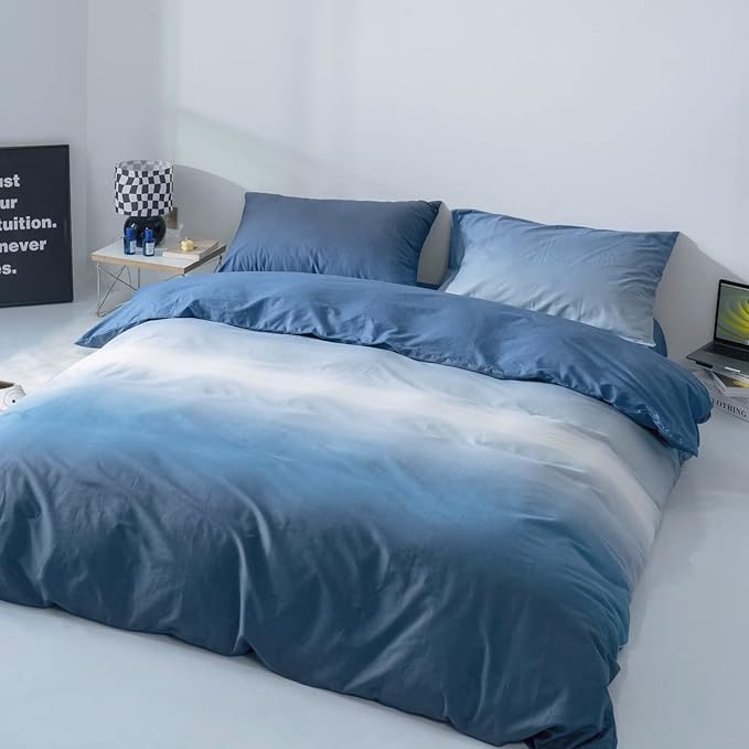 CLOTHKNOW Blue White King Size Comforter Set 3Pcs Gradient Blue Bedding Comforter Sets Soft All Season Navy Comforter with 2 x Pillow Cases