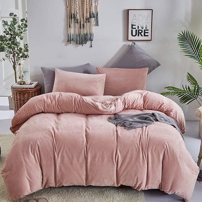 CLOTHKNOW Pink Velvet Full Size Comforter Sets Fluffy Bedding Comforter Sets Soft Blush Comforter with 2 x Pillow Cases