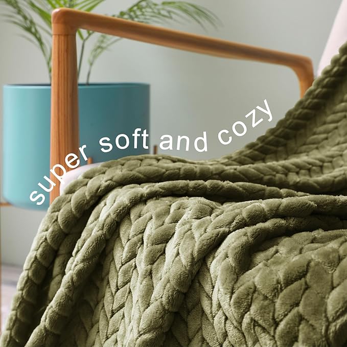 Exclusivo Mezcla Fleece King Size Blanket for Bed, 90x104 Inches Soft Cozy Jacquard Flannel Blankets, Lightweight Fuzzy Plush Warm for Women, Olive Green