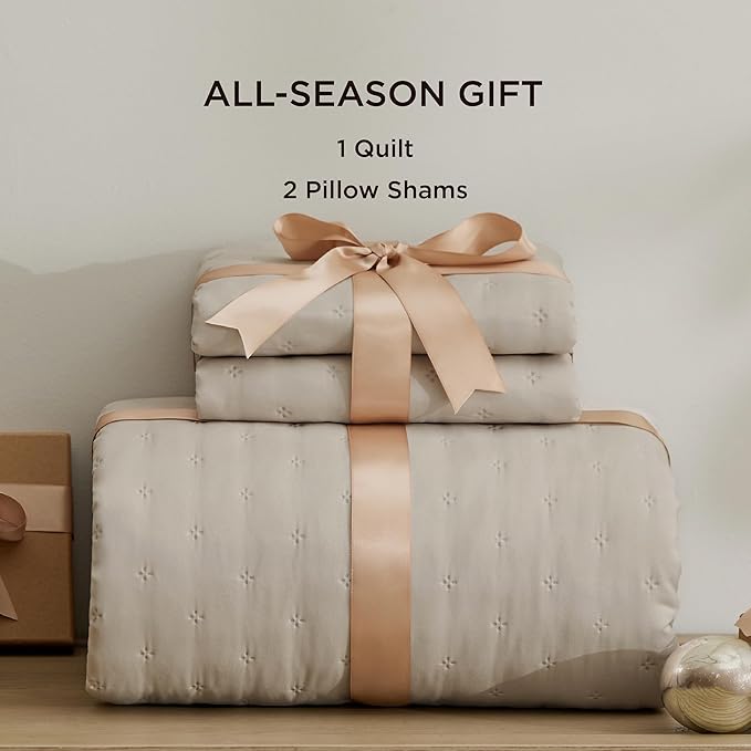 Bedsure California King Quilt - Linen Bedspread California King Size & Lightweight Comforter, Modern Farmhouse Coverlet with Clover Pattern, Ultra Soft All-Season Bedding, 111x106 Inches | Stitch-Free Quilting, Ultra Soft, Lightweight, Machine Washable...