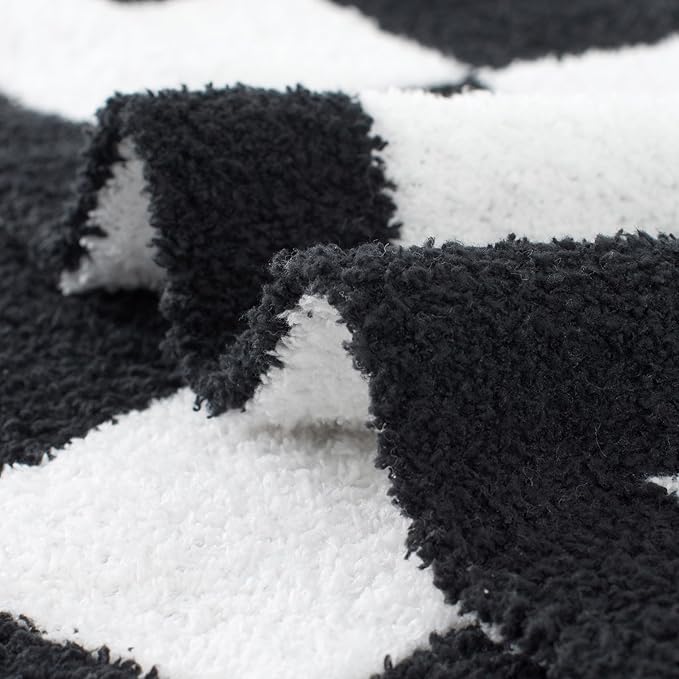 Carriediosa Checkered Throw Blanket 90" X 90" Queen, 400GSM Ultra Soft Microfiber Fuzzy Fluffy Reversible Cute Preppy Knitted Blankets Cozy Plush Fall Throws for Couch, Bed, Sofa, Black