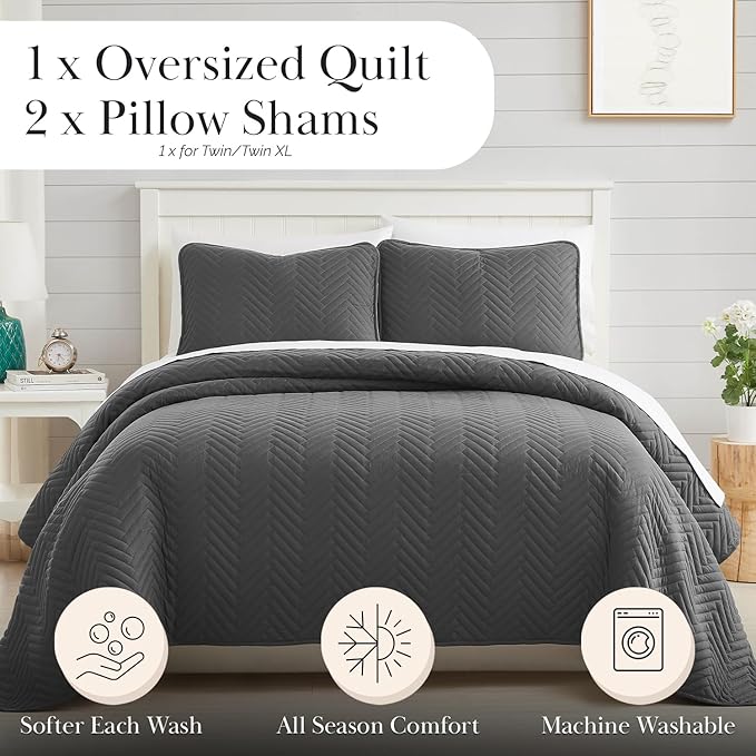 Southshore Fine Living, Inc. Oversized Quilt Bedding Set Lightweight, Prewash Fabric Soft Coverlet Bedspread 3-Piece with Two Matching Shams (98 in Wide x 98 in Long), Full/Queen, Chevron Slate
