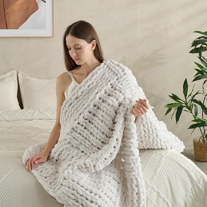 Chunky Knit Blanket Throw 50x60 Inches,Handmade Cable Knit Crochet Blanket,Cozy Lightweight All Season,Wrinkle-Resistant Polyester for Couch Bed Sofa Reading Nook, Beige