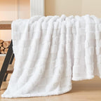 NEWCOSPLAY Super Soft Throw Blanket White Premium Silky Flannel Fleece 3D Checkered Lightweight Bed Blanket All Season Use (White Checkered, Throw(50"x70"))