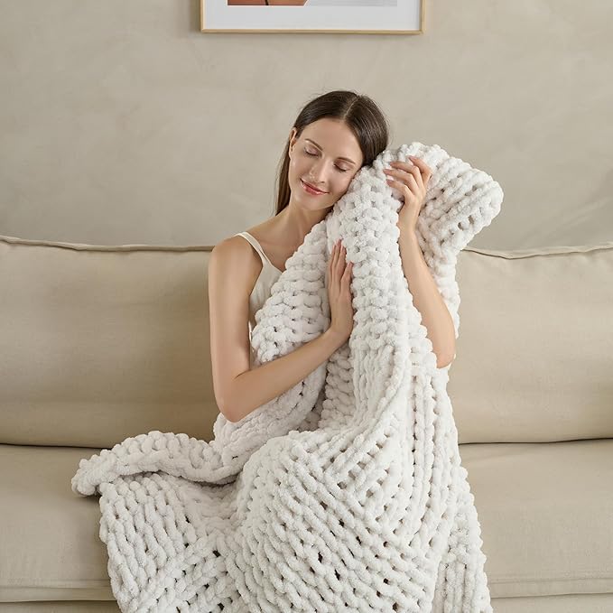 Chunky Knit Blanket Throw 50x60 Inches,Handmade Cable Knit Crochet Blanket,Cozy Lightweight All Season,Wrinkle-Resistant Polyester for Couch Bed Sofa Reading Nook, Beige