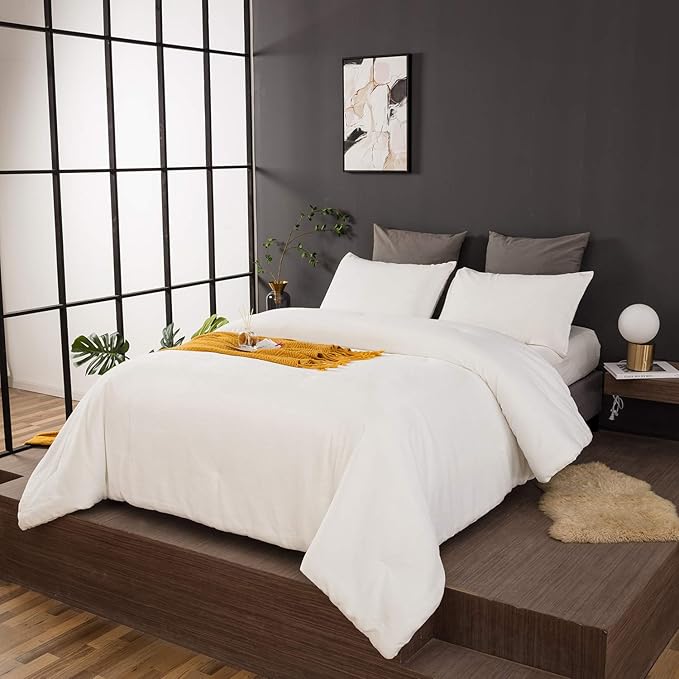 CLOTHKNOW White Velvet Full Size Comforter Set White Bedding Comforter Sets Soft Flannel White Comforter with 2 x Pillow Cases All Season