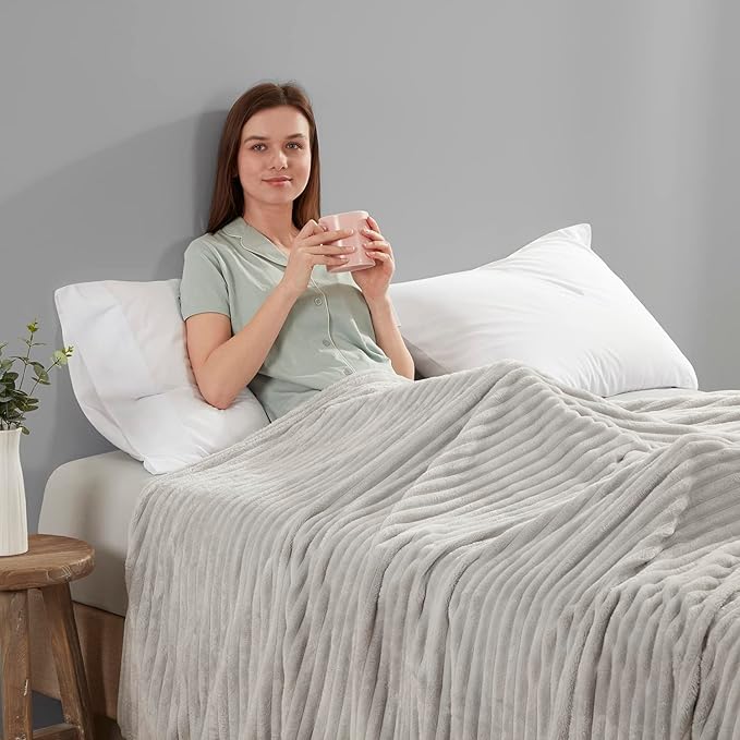 Nestl Blanket Twin Size for Bed - Cozy Warm Fuzzy Blankets for Women, Plush Small Fleece Throws for Girls - Silver Grey, 66 x 90 Inches