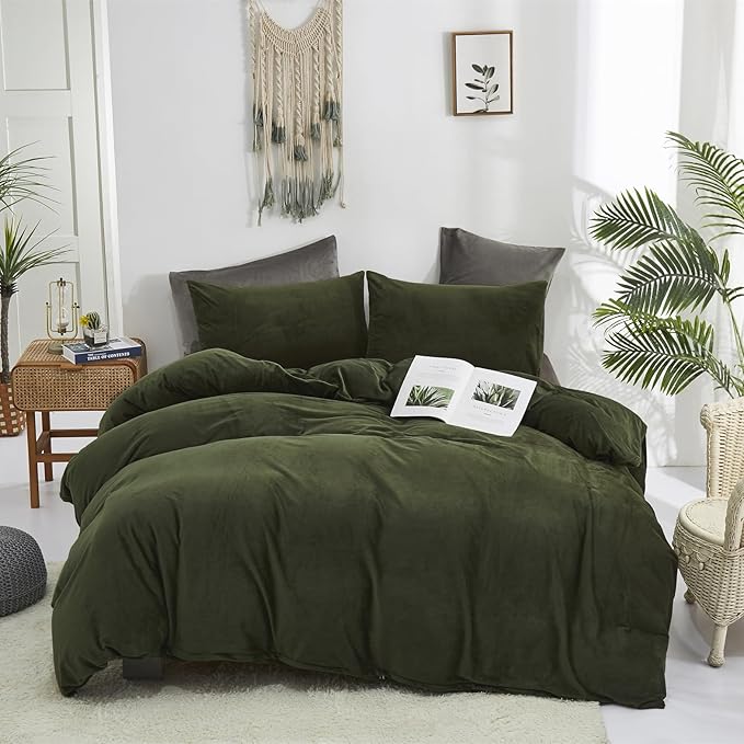 Luxlovery Army Green Velvet Comforter King Bedding Set Solid Olive Green Plush Blanket Minimalist Bedding Set Soft Blanket Quilts Fluffy Winter Comforter