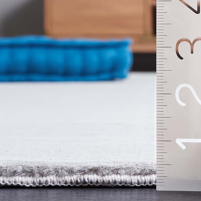 SAFAVIEH Washable Rug Faux Rabbit Fur Shag Collection - 2' x 3', Silver, Slip Resistant & Easy Cleaning, Ideal for Accent Space, Foyer, Bedside, Bathroom, Nursery, Boys & Girls Room (FRF100G)