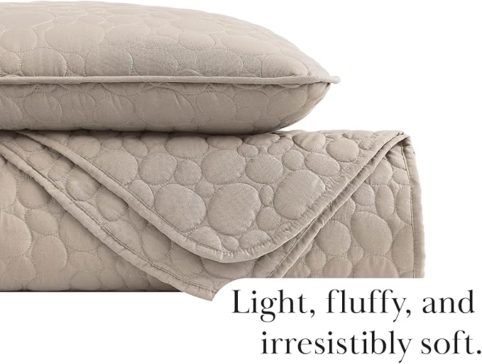 Southshore Fine Living, Inc. Oversized Quilt Bedding Set Lightweight, Prewash Fabric Soft Coverlet Bedspread 2-Piece, One Matching sham (68 in Wide x 98 in Long), Twin/Twin XL, Pebble Sandy Taupe