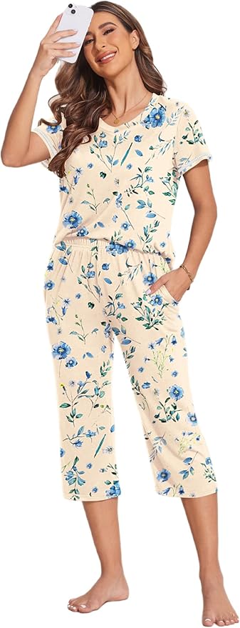 Ekouaer Women's Sleepwear Capri Pajama Sets Short Sleeve Two-Piece Pjs V Neck Tops & Capri Pants with Pockets S-3XL