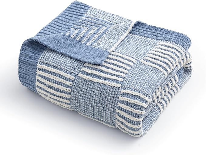 Amélie Home Knit Throw Blanket, Soft Chenille Cozy Breathable Pineapple Chunky Decorative Blanket for Couch, Bed & Sofa, French-Inspired Lightweight Warm Gift for Women, Washed Blue, 50"x60"
