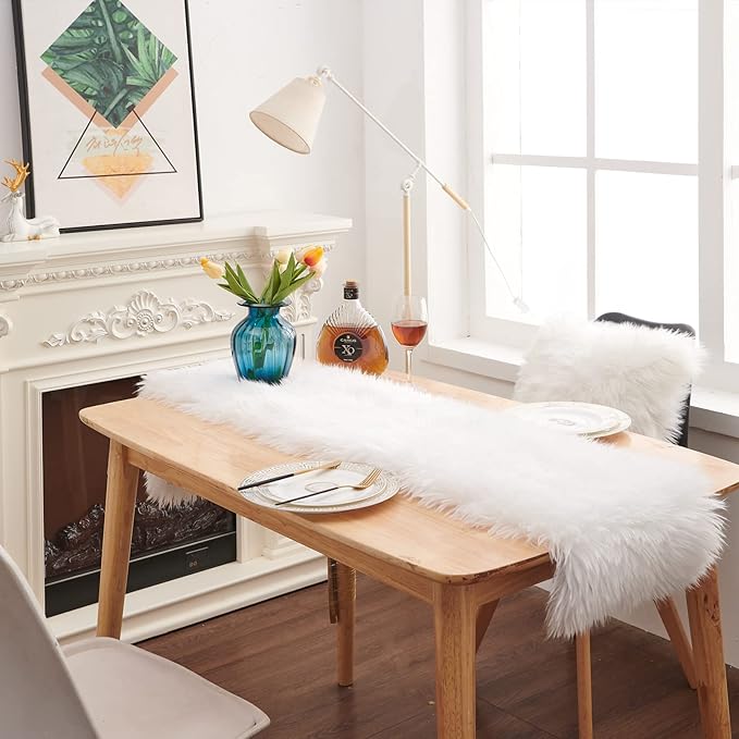 Christmas Table Runner, Thanksgiving Modern Small White Fur Table Runner for Party Birthday Friendsgiving Wedding Dinning Table, Decorative Rug Luxury Faux Fur Runner for Table (11.8x59.1inch)
