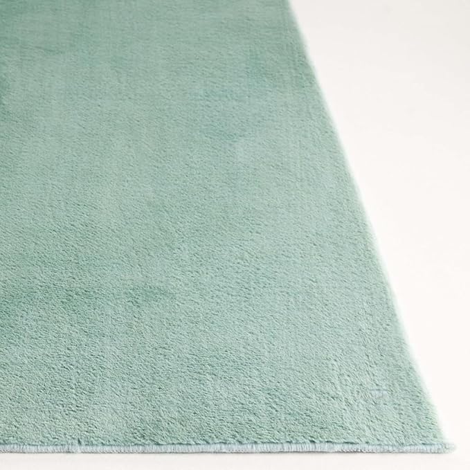 SAFAVIEH Washable Rug Faux Rabbit Fur Shag Collection - 4' x 6', Sage, Slip Resistant & Easy Cleaning, Ultra Plush Thick Pile, Ideal for Living Room, Bedroom, Nursery, Boys & Girls Room(FRF100W)