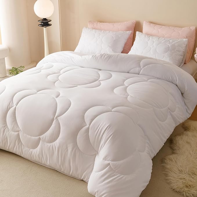 CLOTHKNOW White Queen Comforter Set Daisy Puff Pattern Bedding Comforter Sets Boho Queen Comforter Soft Floral Comforter with 2 x Pillow Cases