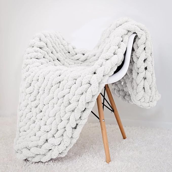 huraty Cozy Chunky Throw Blanket Full Size 50x60 White Chenille Sofa Bed Throw Hand Knit Decorative Throw Warm Large Blanket
