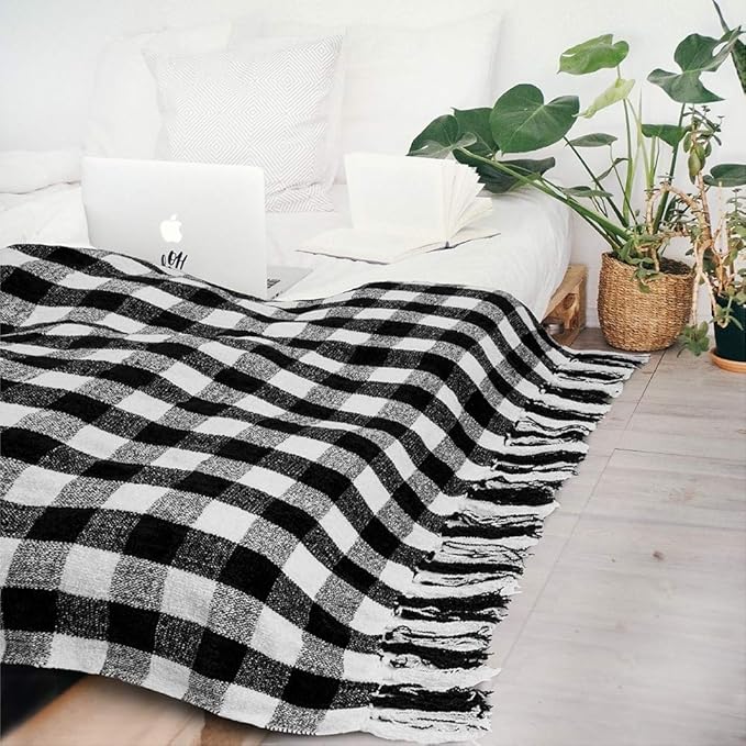 PAVILIA Plaid Chenille Blanket for Twin Size Bed, Soft Black and White Buffalo Plaid Checkered with Tassel Fringe, Woven Knitted Decorative Blanket for Sofa Couch Living Room Decor, Twin 60x80
