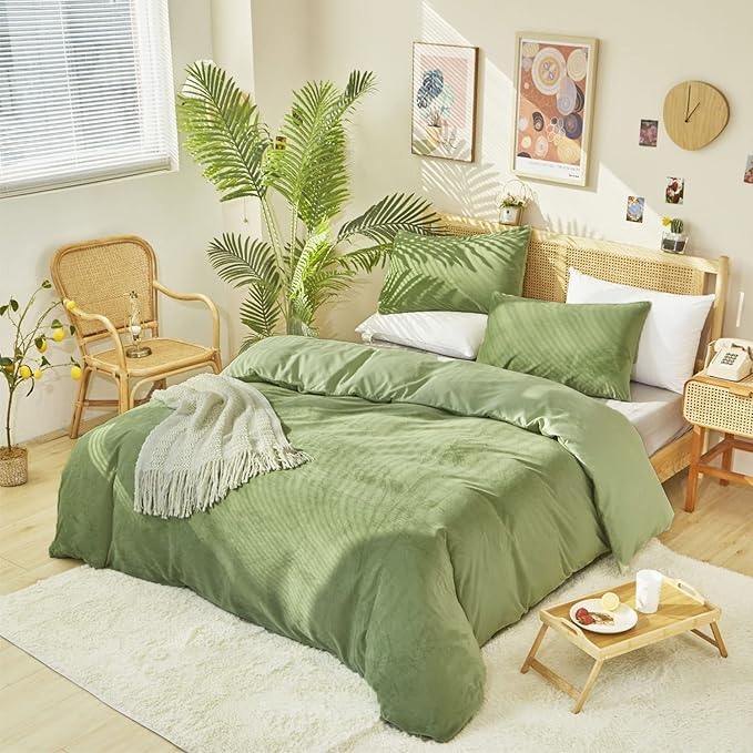 Cottonight Sage Velvet Comforter Set Full Light Green Fluffy Flannel Bedding Set Winter Plush Blanket Quilts Soft Thick Warm Grass Green Comforter Set for Women Men Full Bed