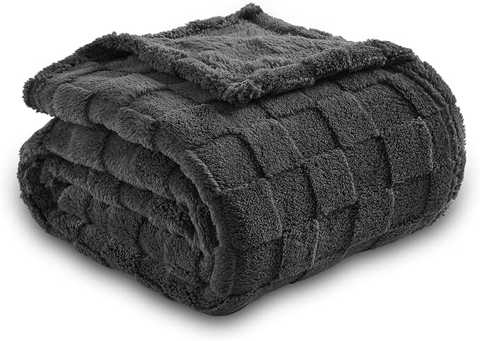NEWCOSPLAY Super Soft Queen Blanket Dark Grey Premium Silky Flannel Fleece 3D Checkered Lightweight Bed Blanket All Season Use (Dark Grey Checkered, Queen(90"x90"))