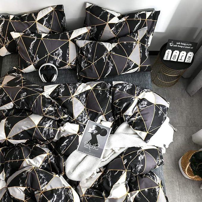 CLOTHKNOW Black White Marble Full Size Comforter Set Triangle Bedding Sets Geometric Comforter with 2 x Pillow Cases