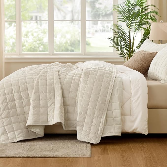 BEDELITE Velvet Quilt Set King Size - Luxury Velvet Comforter Bedding Set 3 Pieces, Soft Cozy Cream White Oversized Bedspread Coverlet for All Seasons with 2 Pillow Shams