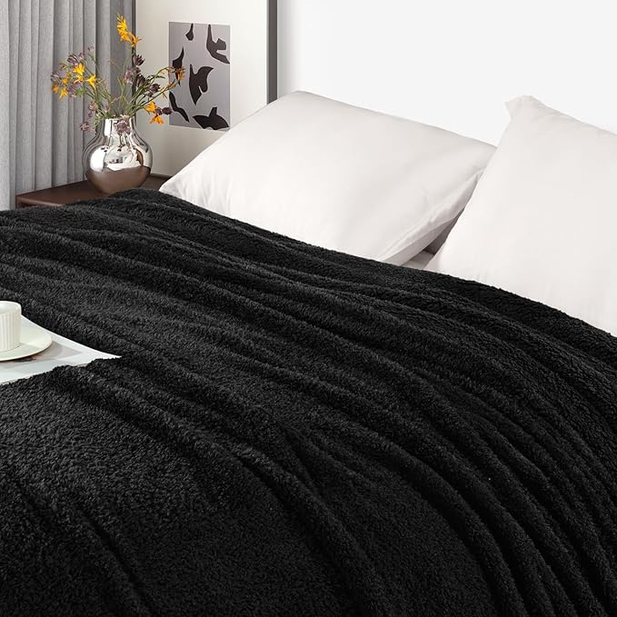 Exclusivo Mezcla Fleece Bed Blankets Queen Size, Ultra Soft, Lightweight and Fuzzy Black Blanket for Women, Home Decor, 90x90 Inches