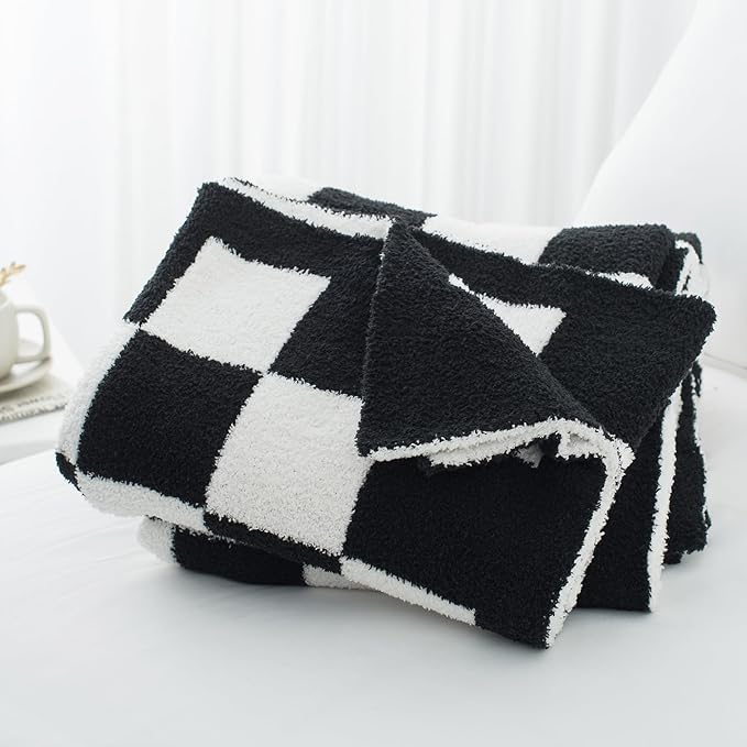 Carriediosa Checkered Throw Blanket 90" X 90" Queen, 400GSM Ultra Soft Microfiber Fuzzy Fluffy Reversible Cute Preppy Knitted Blankets Cozy Plush Fall Throws for Couch, Bed, Sofa, Black