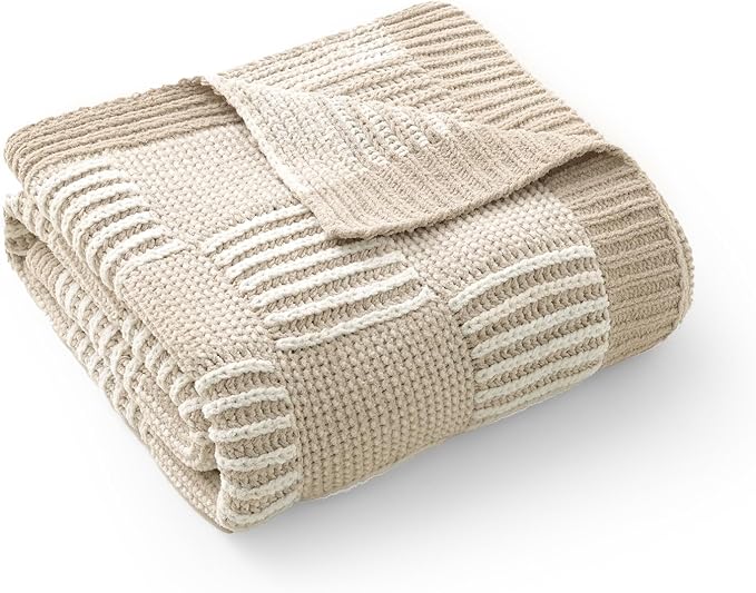 Amélie Home Knit Throw Blanket, Soft Chenille Cozy Breathable Pineapple Chunky Decorative Blanket for Couch, Bed & Sofa, French-Inspired Lightweight Warm Gift for Women, Beige, 60"x80"