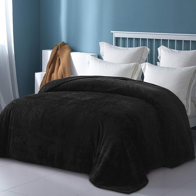 Exclusivo Mezcla Fleece King Size Blanket for Bed, 90x104 Inches Soft Cozy Jacquard Flannel Blankets, Lightweight Fuzzy Plush Warm for Women, Black