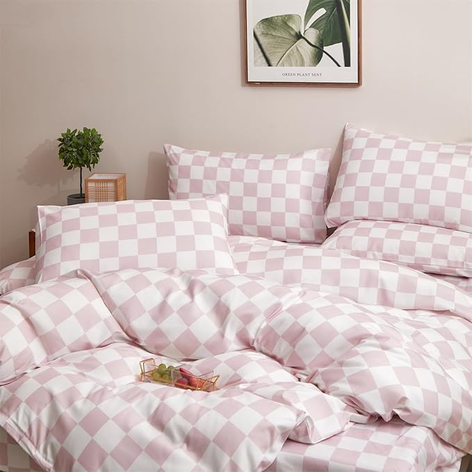 CLOTHKNOW Pink White Plaid King Size Comforter Set Grid Bedding Comforter Sets Soft Checker Geometric Comforter for Girls Women