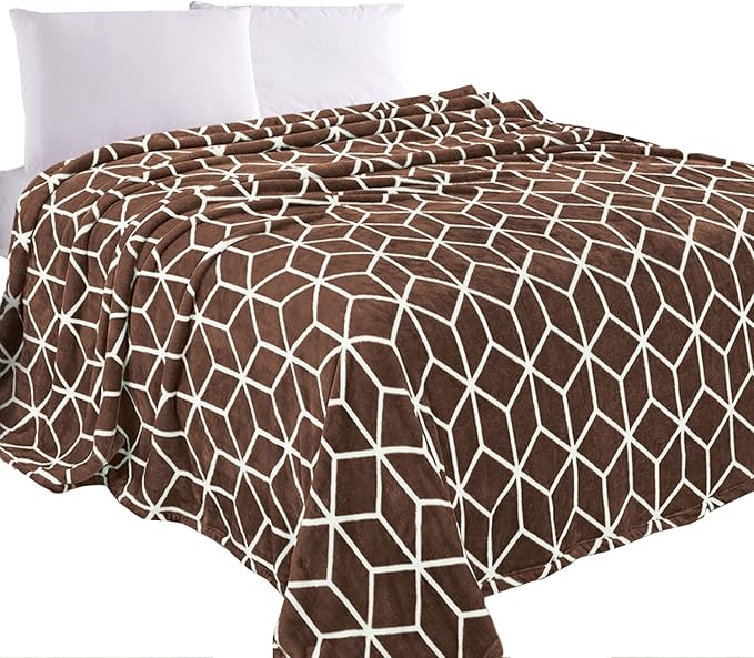 Elegant Comfort Luxury Velvety Feel Blanket, All-Season Lightweight Blanket, Ultra Plush, Soft, Cozy-Fuzzy Flannel Fleece for Couch, Sofa, Bed, Travel, Cube Design, Twin/Twin XL, Chocolate Brown