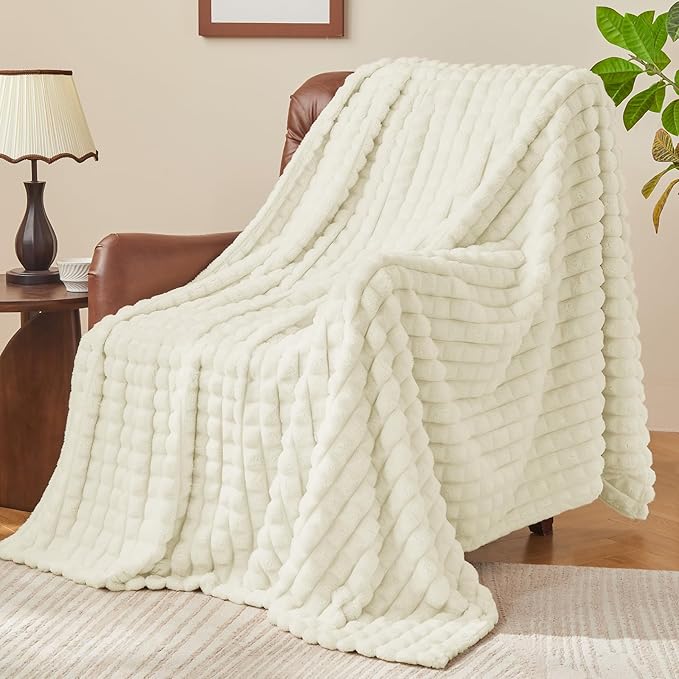 BEDELITE Cream Throw Blanket for Couch and Bed- Super Soft and Warm 3D Checkered Fluffy Fuzzy Fleece Blanket, Luxurious Plush Cozy Blanket for Room Decor Spring, 50x60 inches