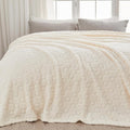 NEWCOSPLAY Super Soft Queen Blanket Ivory Premium Silky Flannel Fleece 3D Heart Checkered Lightweight Bed Blanket All Season Use (Ivory Heart, Queen(90"x90"))
