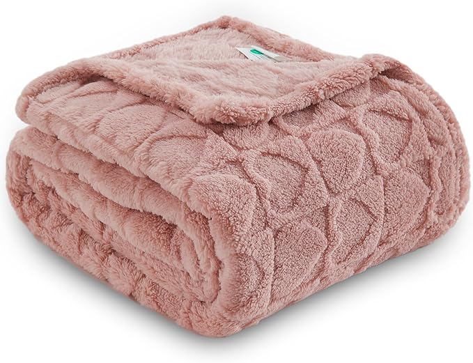 NEWCOSPLAY Super Soft Twin Blanket Dusty Pink Love Premium Silky Flannel Fleece 3D Heart Checkered Lightweight Bed Blanket All Season Use (Dusty Pink Love, Twin(60"x80"))